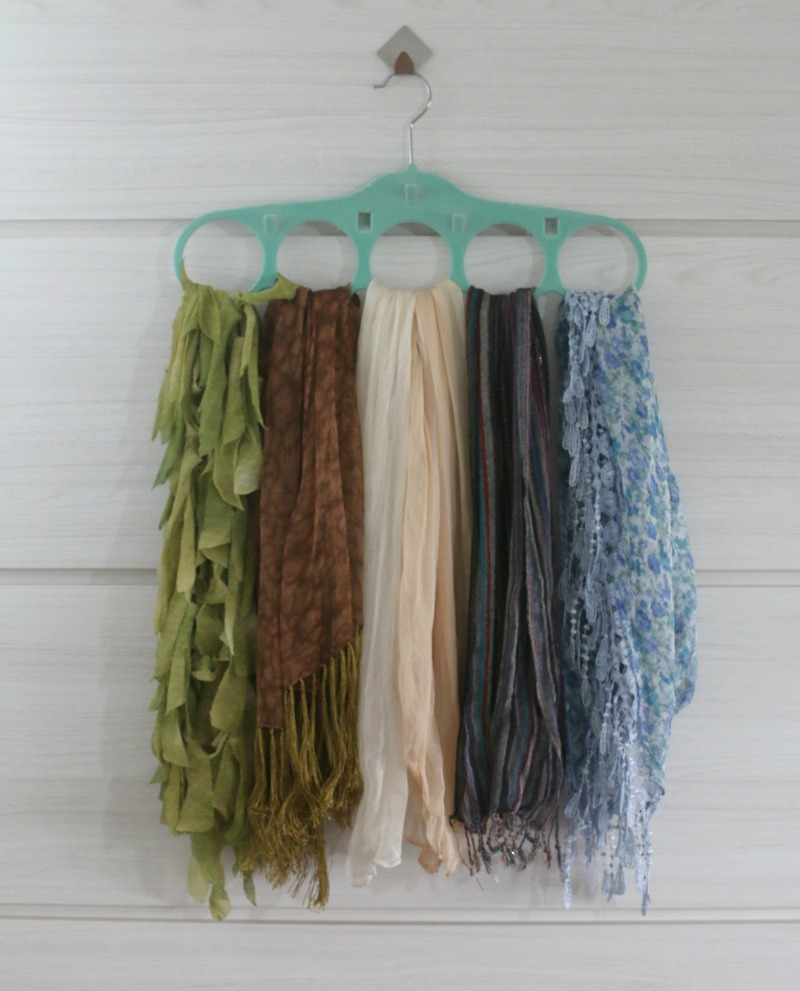 Como organizar lenços e echarpes - Blog Divirta-se Organizando